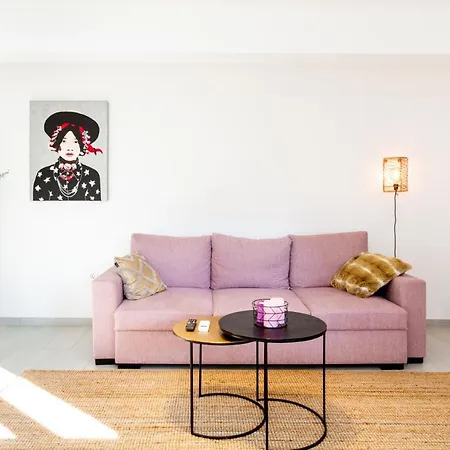Dutch Tulip Apartment *